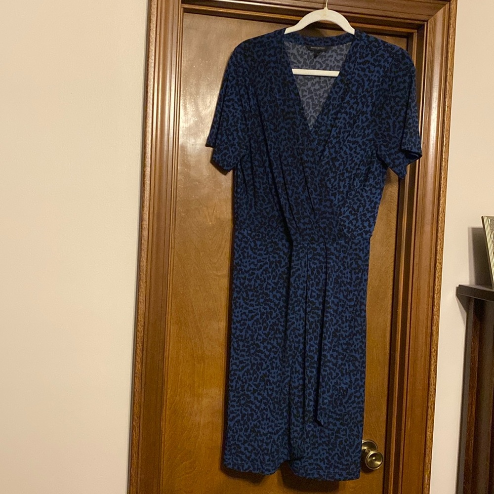 Banana Republic faux wrap dress. Black and blue leopard. Size Large.